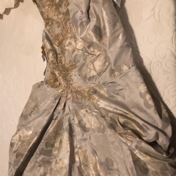 NWT Rickie Freeman Teri Jon silver shantung satin gold flowers applique gown 14 - Picture 5 of 5
